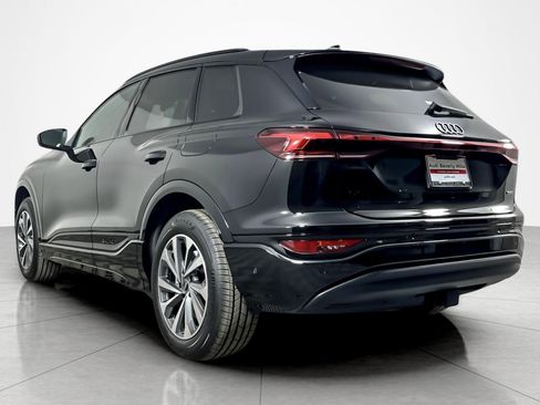 New 2025 Audi Q6 e-tron Premium image 4