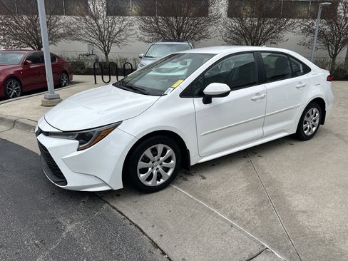 Certified 2024 Toyota Corolla LE FWD image 3