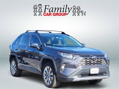 Used 2019 Toyota RAV4 Limited image 2