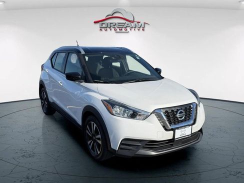 Used 2020 Nissan Kicks SV FWD image 1