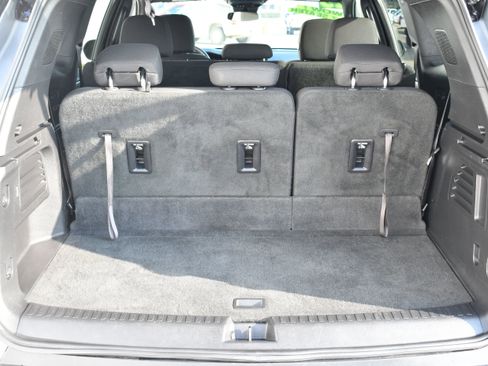 Used 2025 GMC Acadia Elevation image 8