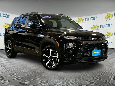 Used 2023 Chevrolet TrailBlazer RS w/ Sun and Liftgate Package image 1