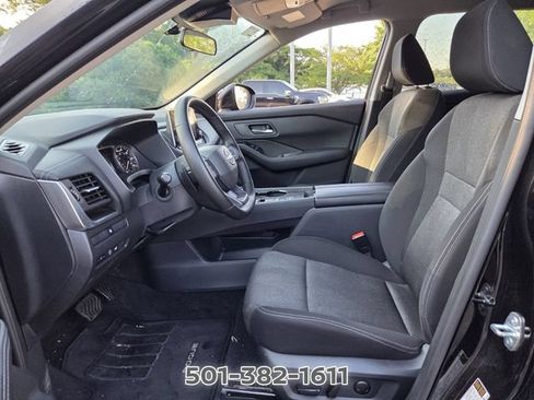 Used 2025 Nissan Rogue SV FWD image 10