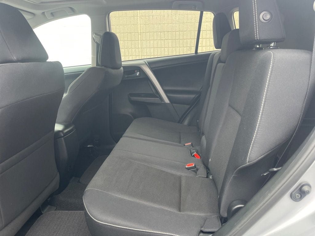 Used 2018 Toyota RAV4 XLE FWD image 13