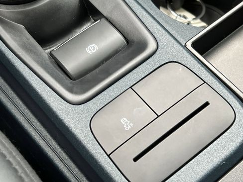 Used 2025 Ford Maverick Lariat w/ Black Appearance Package image 32