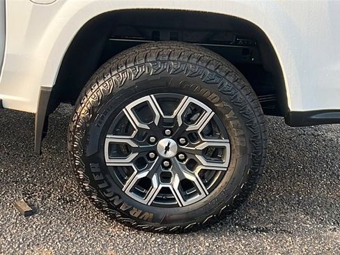 New 2026 Chevrolet Colorado Z71 image 9