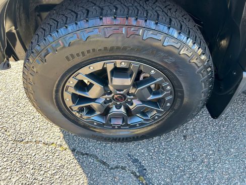 Certified 2022 Nissan Frontier PRO-4X w/ Pro-4X Premium Package image 10