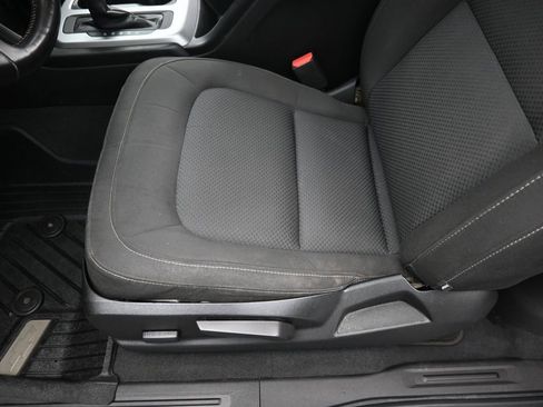 Used 2019 Chevrolet Colorado LT w/ LT Convenience Package image 10