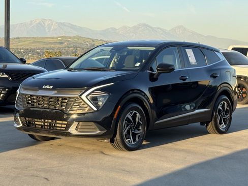 Used 2024 Kia Sportage LX image 3