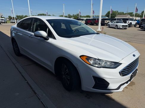Used 2019 Ford Fusion S FWD image 4