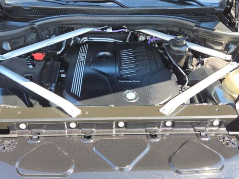 Used 2021 BMW X7 xDrive40i w/ Premium Package image 25