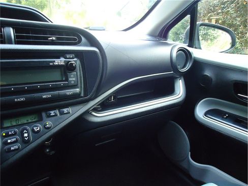 Used 2014 Toyota Prius C Two image 19