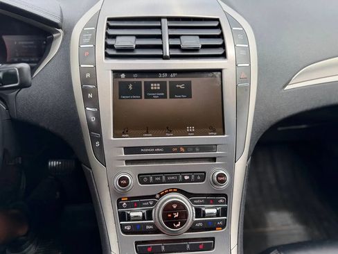 Used 2017 Lincoln MKZ Premiere FWD image 39
