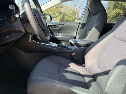 Used 2025 Toyota RAV4 LE image 27