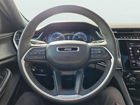 Used 2023 Jeep Grand Cherokee Altitude image 31