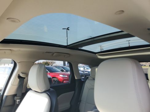 New 2026 Lincoln Corsair Premiere image 11