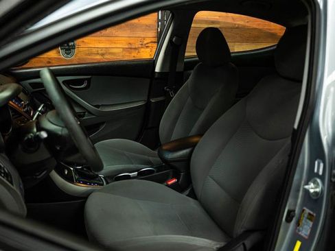 Used 2015 Hyundai Elantra SE FWD image 8