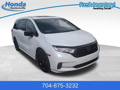 Used 2023 Honda Odyssey Sport image 1