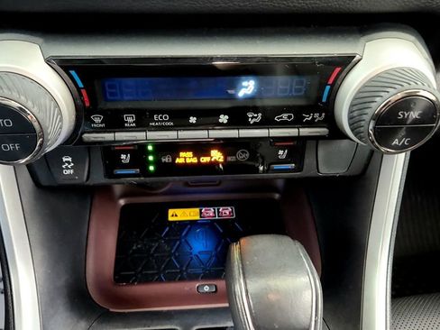 Used 2023 Toyota RAV4 Limited AWD/4WD image 31
