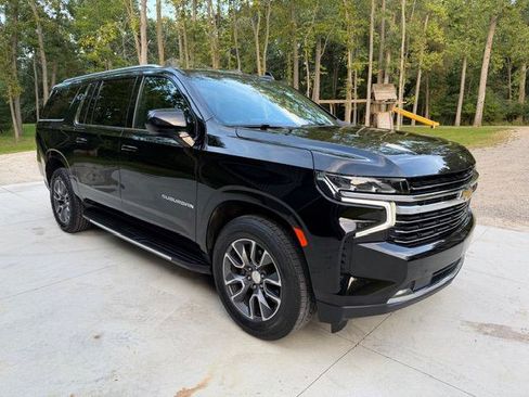 Used 2021 Chevrolet Suburban LT AWD/4WD image 4