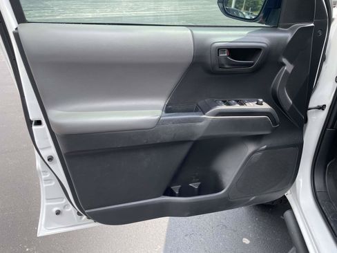 Used 2023 Toyota Tacoma SR AWD/4WD image 16