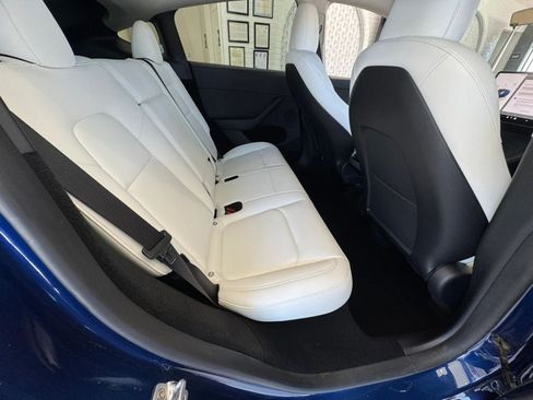 Used 2023 Tesla Model Y Long Range AWD/4WD image 12