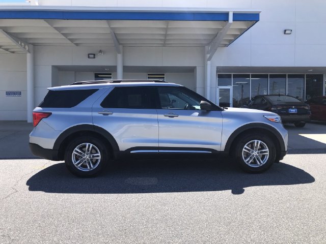 Used 2021 Ford Explorer XLT RWD image 9