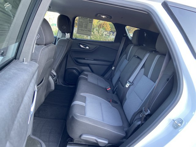 Used 2025 Chevrolet Blazer LT FWD image 16