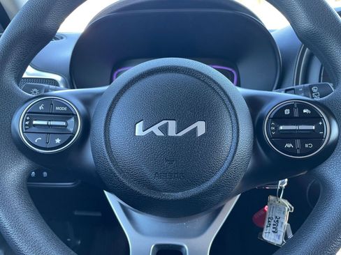 Used 2025 Kia Soul LX w/ LX Technology Package image 25