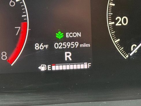 Used 2024 Honda HR-V Sport image 3