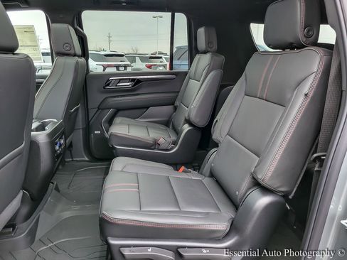 New 2026 Chevrolet Suburban RST w/ RST Capability Package image 10