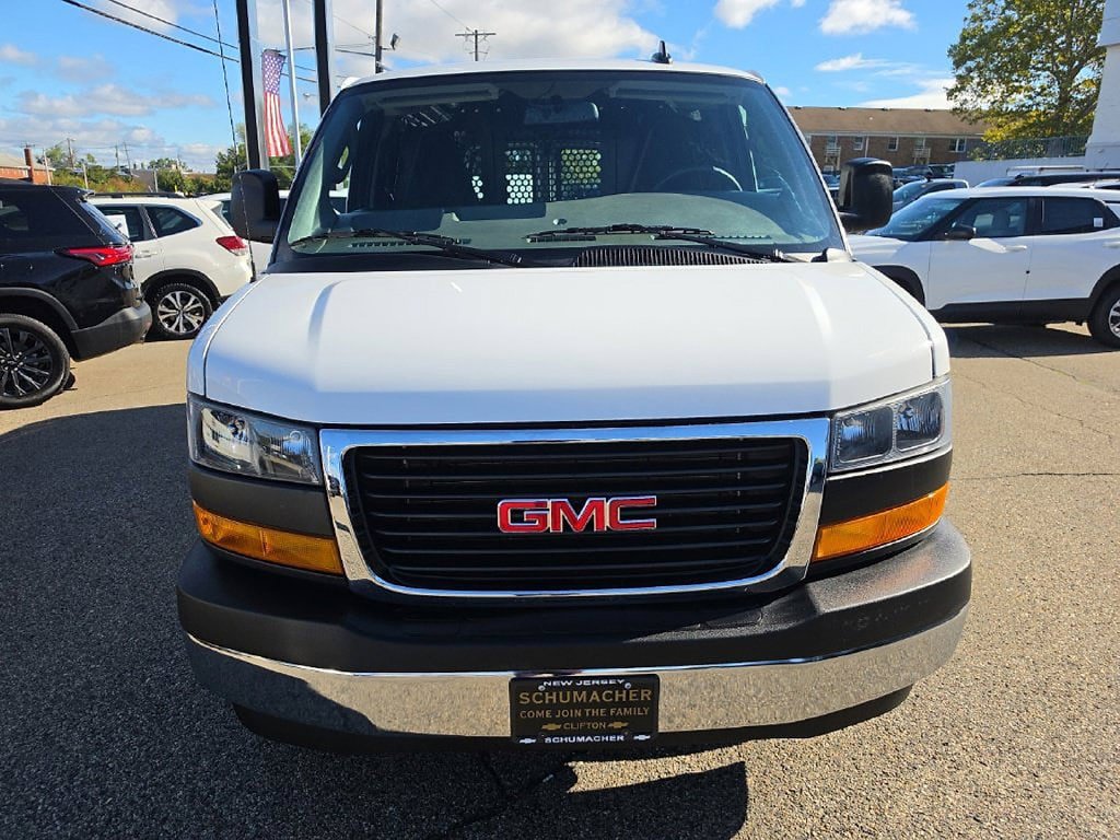 Used 2025 GMC Savana 2500 w/ Driver Convenience Package RWD image 8