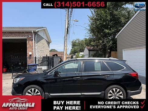 Used 2018 Subaru Outback 3.6R Touring AWD/4WD image 2