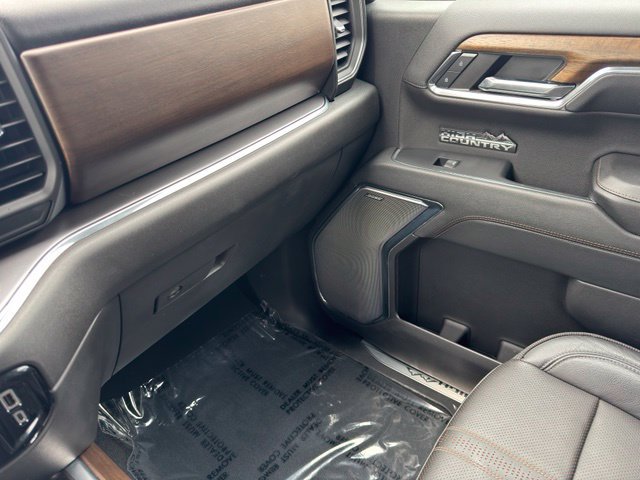 Used 2024 Chevrolet Silverado 1500 High Country w/ Technology Package AWD/4WD image 24