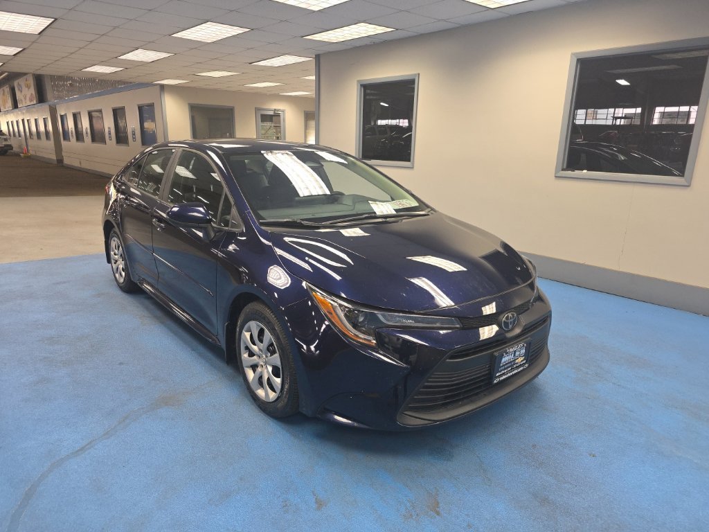 Used 2023 Toyota Corolla LE w/ Carpet Mat Package (TMS) FWD image 1
