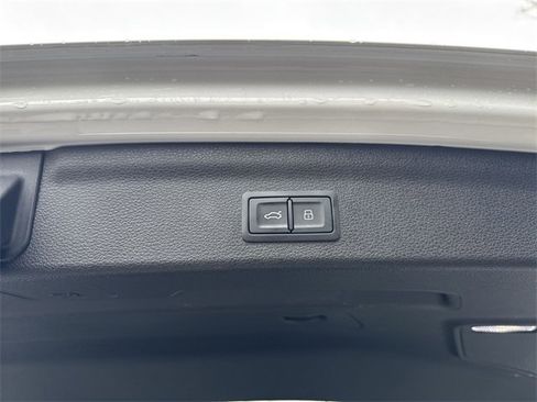 Used 2020 Audi Q3 2.0T Premium w/ Convenience Package image 13