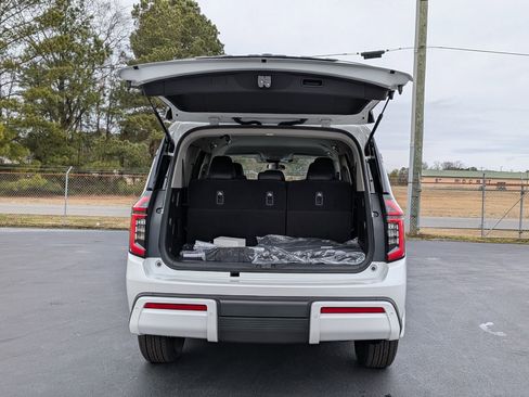 New 2026 Nissan Armada SV image 29