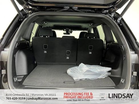 New 2025 Jeep Grand Cherokee Laredo X w/ Luxury Tech Group I image 6