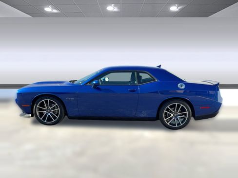 Used 2022 Dodge Challenger R/T w/ Plus Package image 2