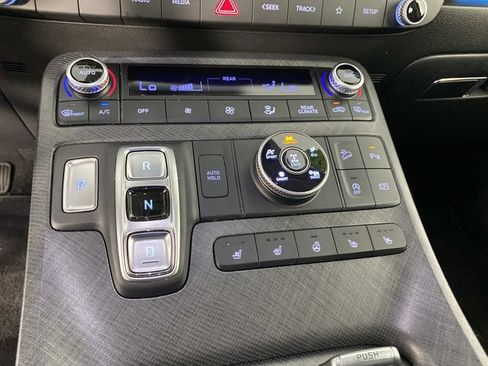 Used 2024 Hyundai Palisade Limited AWD/4WD image 23