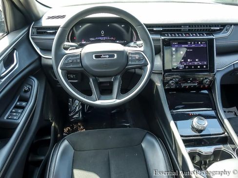 Used 2023 Jeep Grand Cherokee L Laredo AWD/4WD image 15