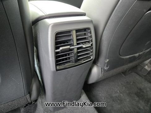 Certified 2025 Kia Niro SX image 18