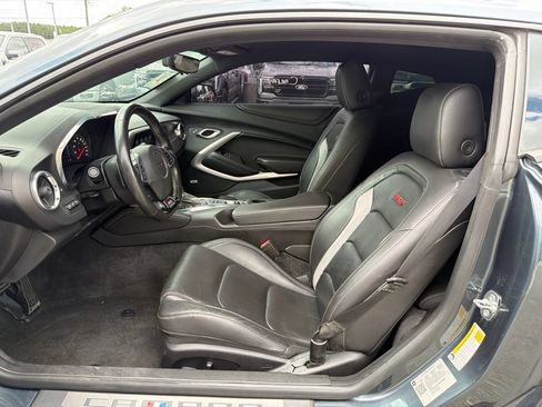 Used 2019 Chevrolet Camaro SS RWD image 12