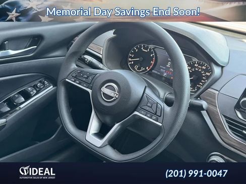 Used 2023 Nissan Altima 2.5 SV FWD image 11