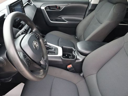 Used 2022 Toyota RAV4 LE FWD image 13