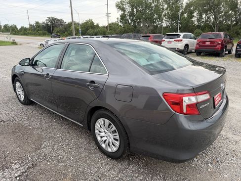 Used 2014 Toyota Camry LE FWD image 5