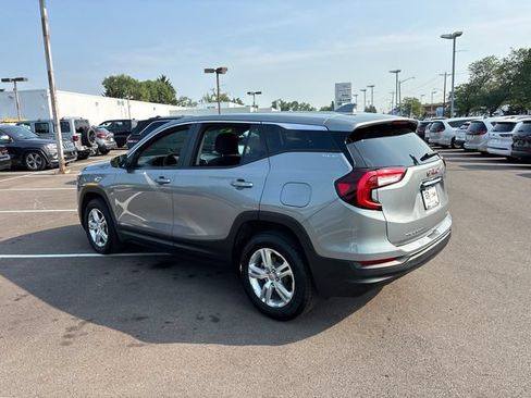 Used 2024 GMC Terrain SLE AWD/4WD image 4