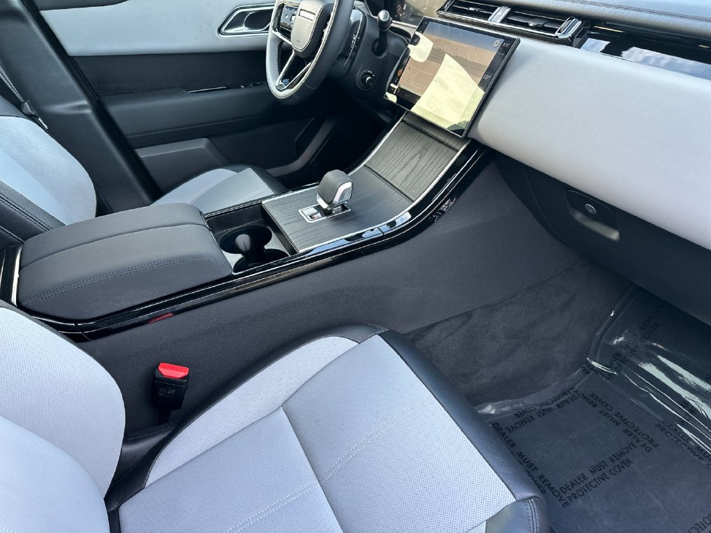 Used 2026 Land Rover Range Rover Velar Dynamic SE AWD/4WD image 18