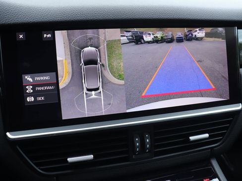 Used 2021 Porsche Cayenne image 30