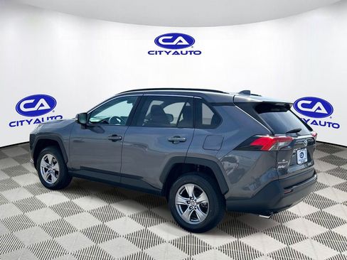 Used 2022 Toyota RAV4 XLE AWD/4WD image 6